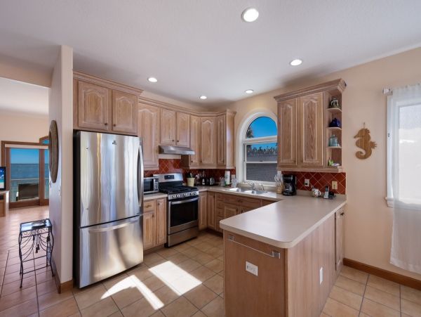 Anna Maria Bay Beach Front 3 Bedroom Vacation Home Sleeps 6 Guests