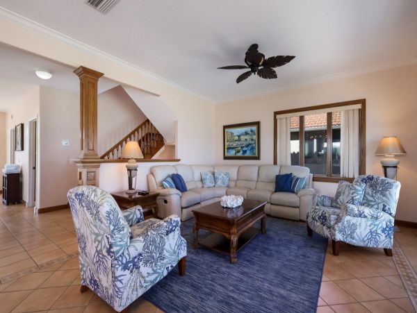 Anna Maria Bay Beach Front 3 Bedroom Vacation Home Sleeps 6 Guests