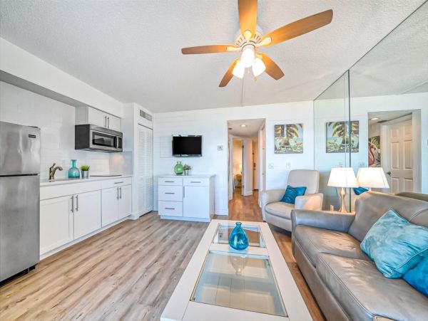 Belleair Beach Condo with Full Ocean Views