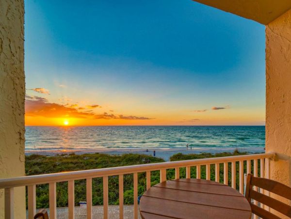 Belleair Beach Condo with Full Ocean Views
