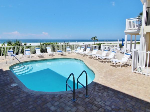 Belleair Beach Condo with Full Ocean Views