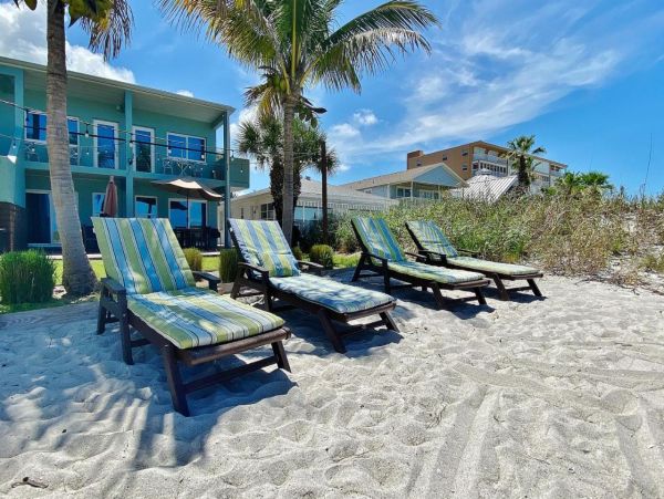Gulf-Front Condo Ground Floor Sleeps 4 Guests