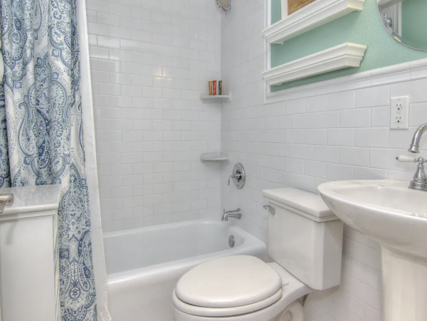 Indian Shores - One Bedroom Condo Beach