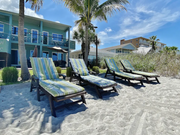 Indian Shores - One Bedroom Condo Beach