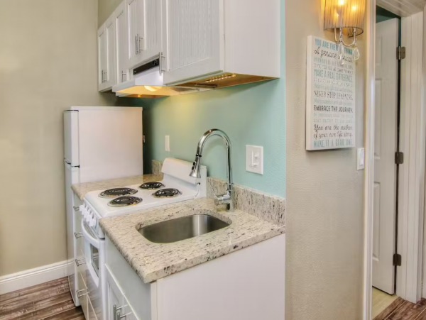 Indian Shores Lovely Studio Located on Beach
