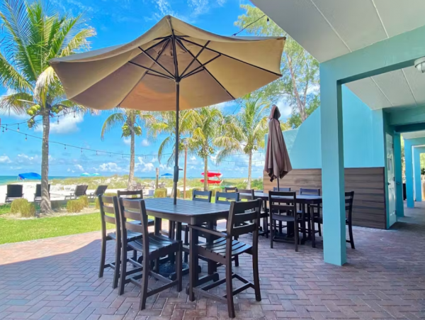Indian Shores Lovely Studio Located on Beach