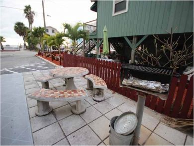 Shared Grill & Picnic Area