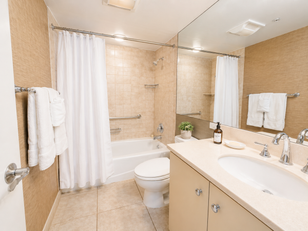 Longboat Key Beachfront Vacation Rental - Gulf Coast Condo