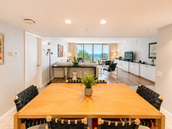 Longboat Key Beachfront Vacation Rental - Gulf Coast Condo