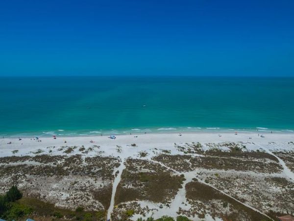 Anna Maria 3 Bedroom Just About a Beach House!