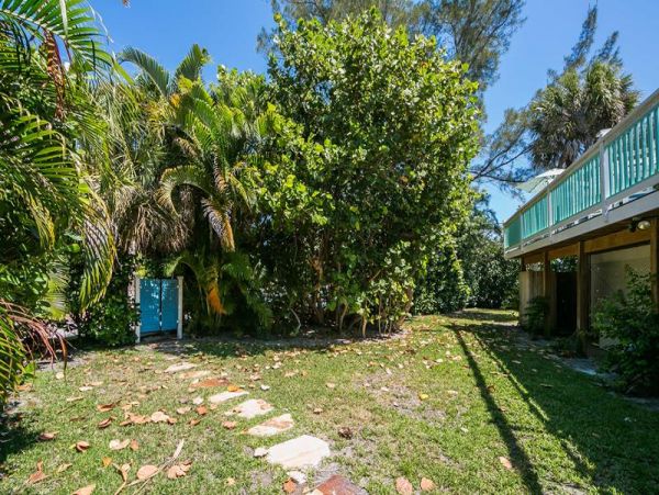 Anna Maria 3 Bedroom Just About a Beach House!
