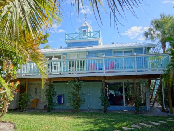 Anna Maria 3 Bedroom Just About a Beach House!