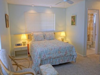 Anna Maria Island Two Bedroom Condo Beach Just 2 Min Away! Anna Maria Island Two Bedroom Condo Beach Just 2 Min Away!