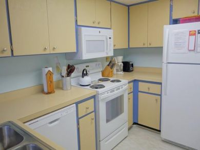 Anna Maria Island Two Bedroom Condo Beach Just 2 Min Away! Anna Maria Island Two Bedroom Condo Beach Just 2 Min Away!