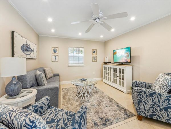 Charming Two Bedroom Vacation Rental on Anna Maria Island