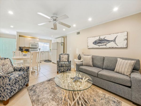 Charming Two Bedroom Vacation Rental on Anna Maria Island