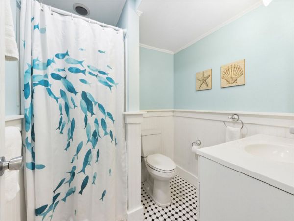 Charming Two Bedroom Vacation Rental on Anna Maria Island