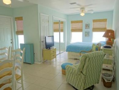 Master Bedroom with Queen Bed