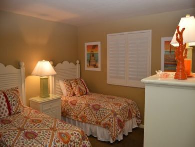 Guest Bedroom with Twin Beds