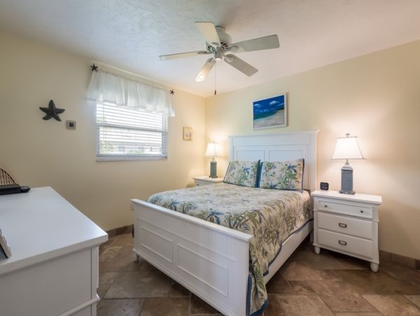 Anna Maria Island Holmes Beach 2 Bedroom Vacation Rental