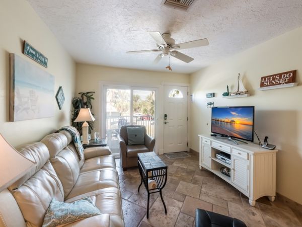 Anna Maria Island Holmes Beach 2 Bedroom Vacation Rental