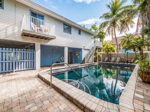 Anna Maria Island Holmes Beach 2 Bedroom Vacation Rental