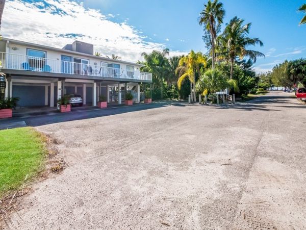 Anna Maria Island Holmes Beach 2 Bedroom Vacation Rental