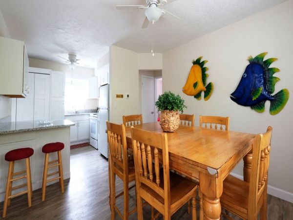 Anna Maria Island Vacation Duplex Sleeps Four Guests