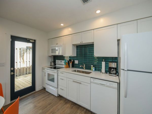 Island Two Bedroom Cottage with Private Pool!