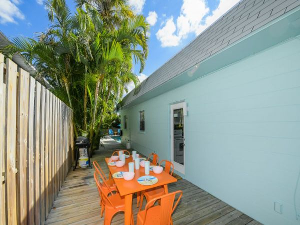 Island Two Bedroom Cottage with Private Pool!