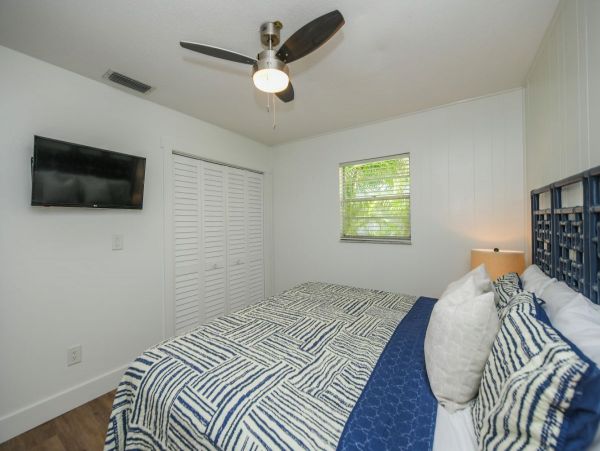 Island Two Bedroom Cottage with Private Pool!