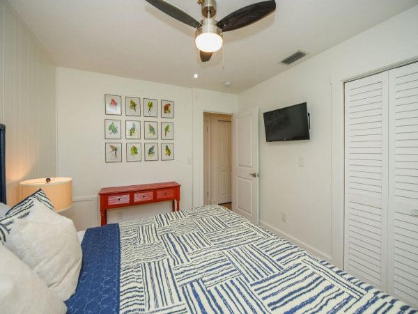 Island Two Bedroom Cottage with Private Pool!