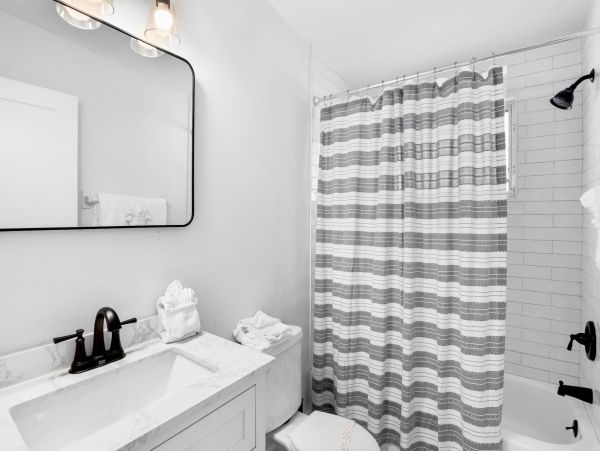 Holmes Beach One Bedroom Rental Just Steps from the White Sands