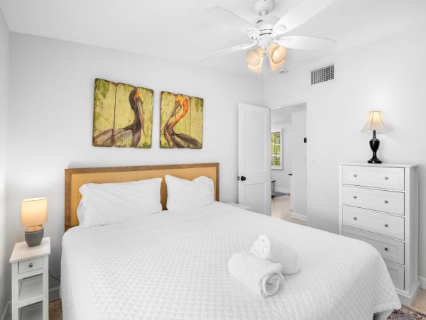 Holmes Beach One Bedroom Rental Just Steps from the White Sands