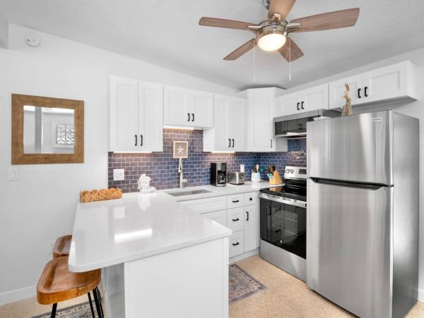 Holmes Beach One Bedroom Rental Just Steps from the White Sands