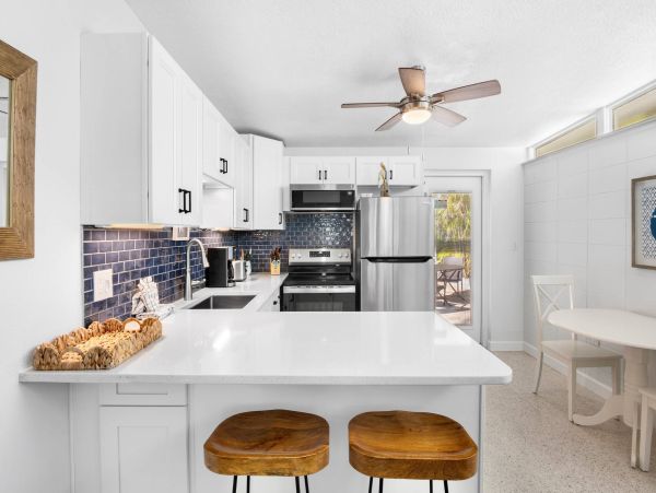 Holmes Beach One Bedroom Rental Just Steps from the White Sands