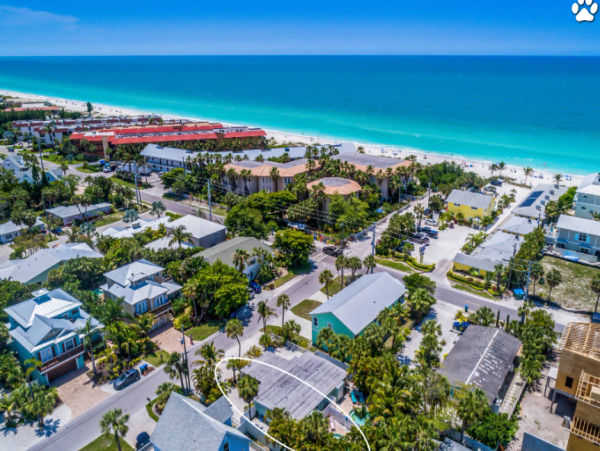 Holmes Beach One Bedroom Rental Just Steps from the White Sands