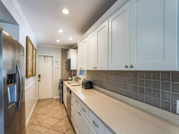 Super Close to Beach Vacation Cottage on Anna Maria Island
