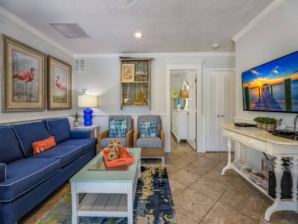 Super Close to Beach Vacation Cottage on Anna Maria Island