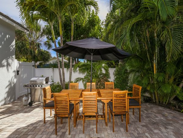 Walk to Beach Vacation Rentals Three Bedroom in Holmes Beach