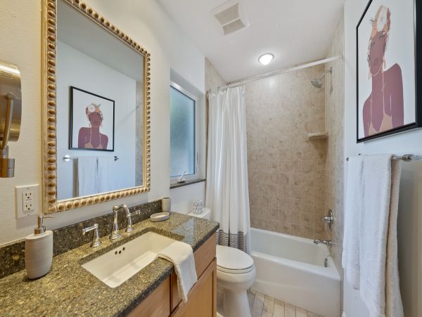 Walk to Beach Vacation Rentals Three Bedroom in Holmes Beach