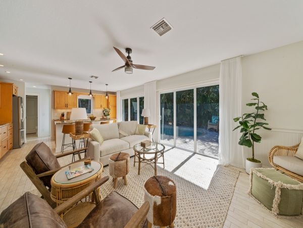 Walk to Beach Vacation Rentals Three Bedroom in Holmes Beach
