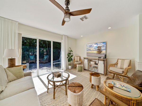 Walk to Beach Vacation Rentals Three Bedroom in Holmes Beach