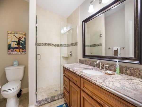 Two Bedroom Holmes Beach Vacation Cottage with Pool