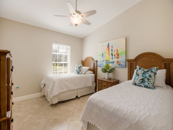 Two Bedroom Holmes Beach Vacation Cottage with Pool