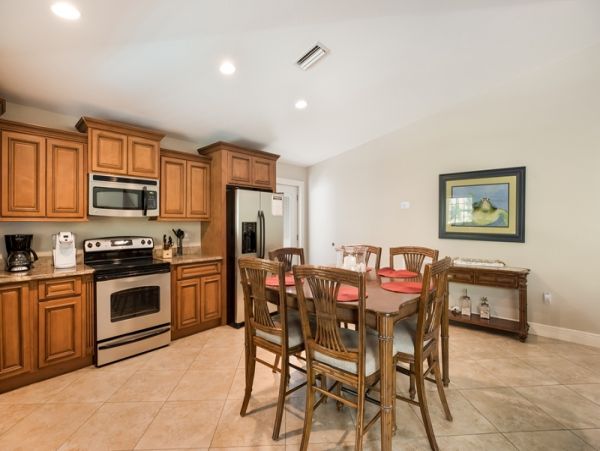 Two Bedroom Holmes Beach Vacation Cottage with Pool