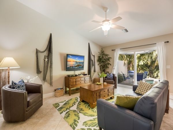 Two Bedroom Holmes Beach Vacation Cottage with Pool