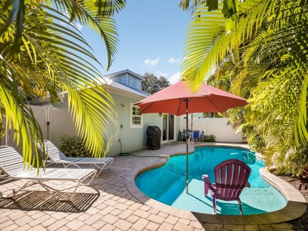 Two Bedroom Holmes Beach Vacation Cottage with Pool