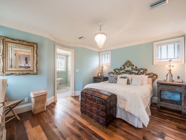 Luxury Vacation Pool Home 3 Bedrooms Only One Block to Beach