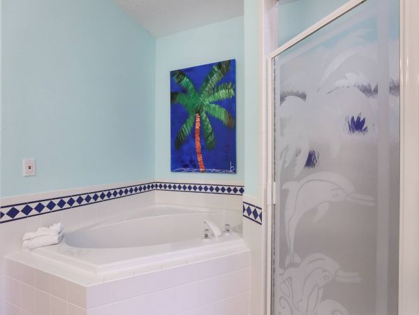 Lovely Sleeps 10 Family Home Private Pool 1 Block to Beach!!